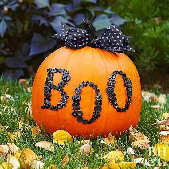 Boo-tiful Button Pumpkin