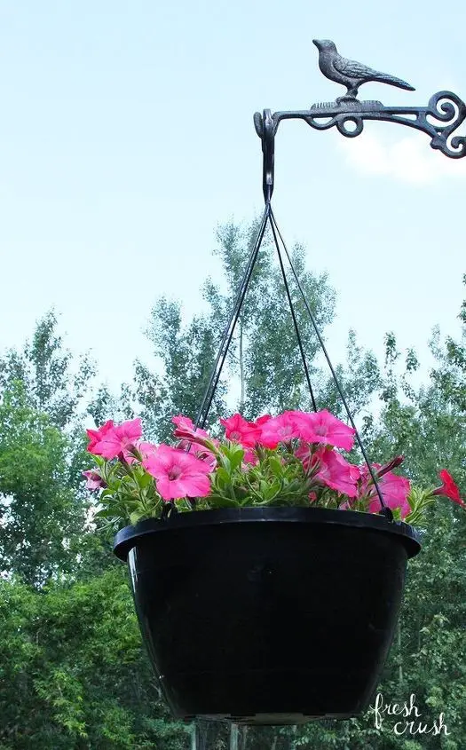 Rope on Plastic Flower Pots