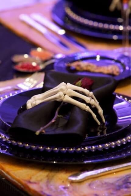 19-23. Elegant Halloween Table Settings