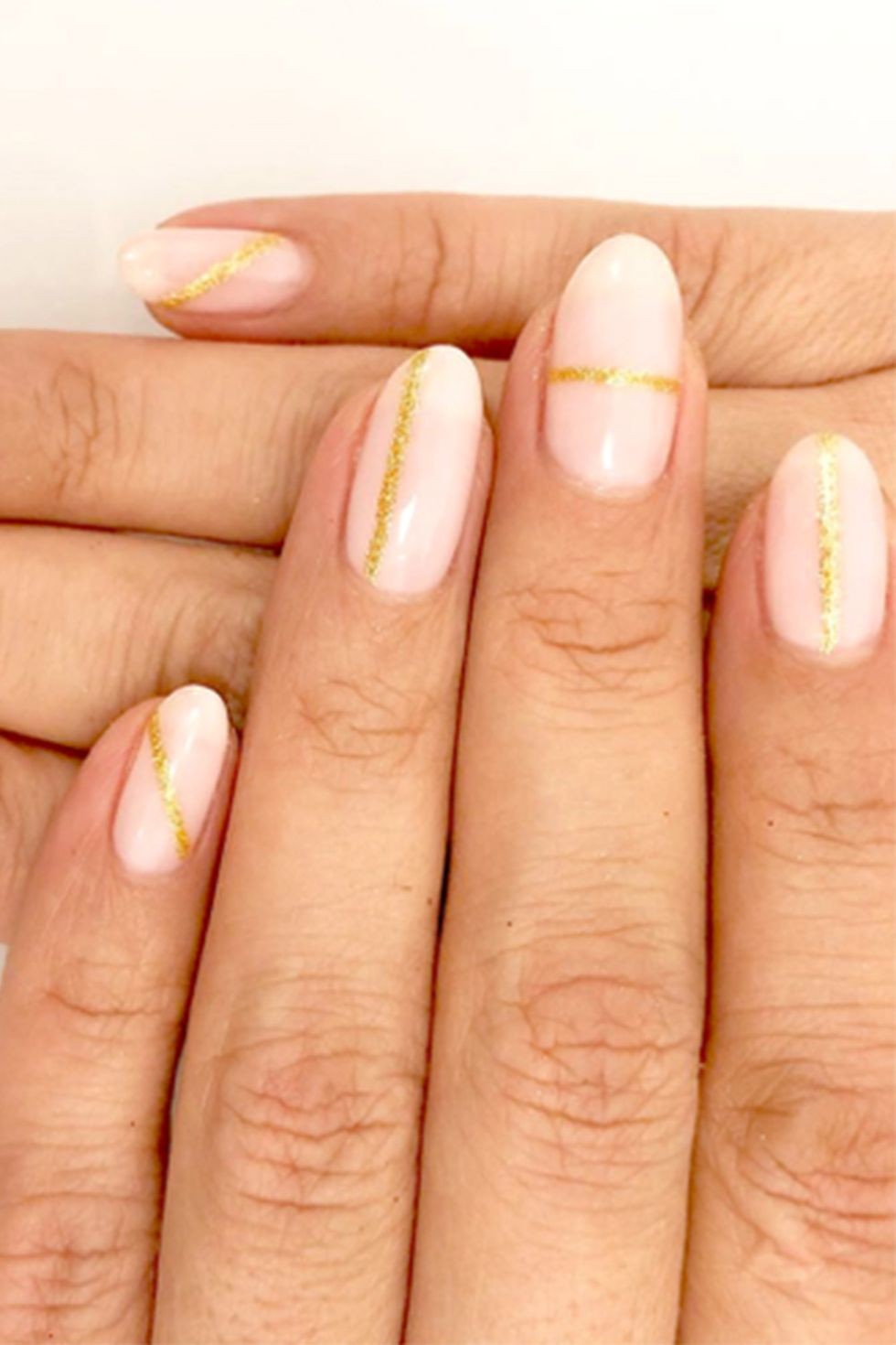 Simple Gold Glitter Striped Nails