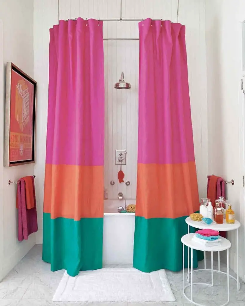 Shower Curtain with Huge Horizontal Colorblock Patterns