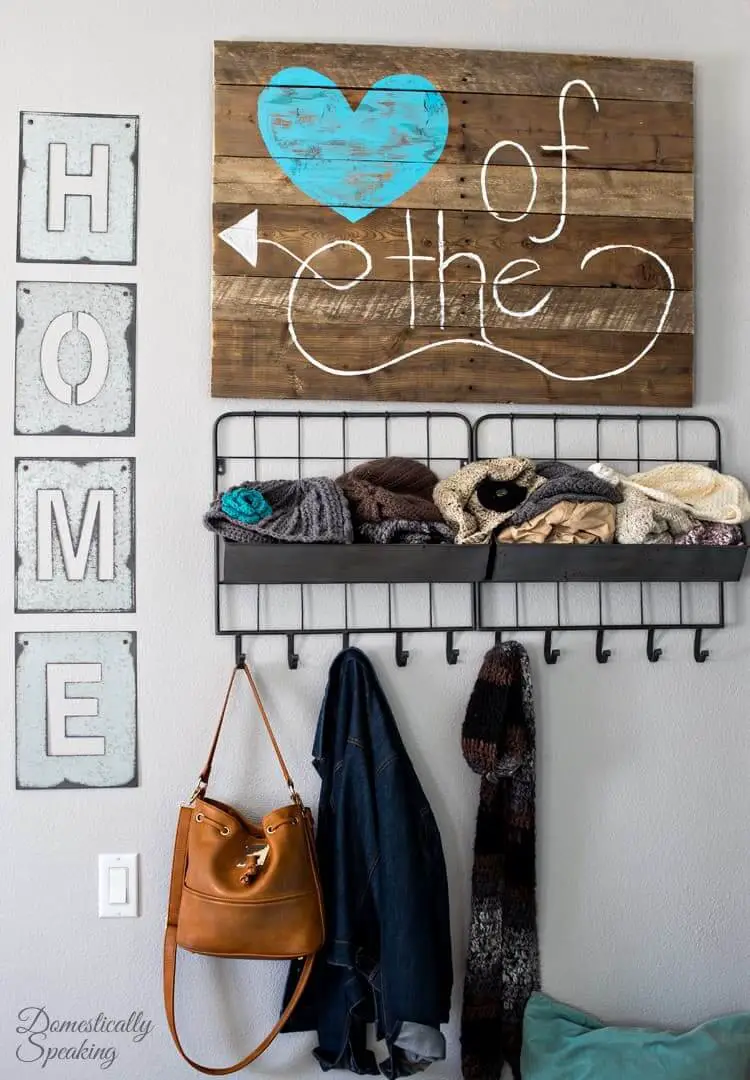 Pallet home sign