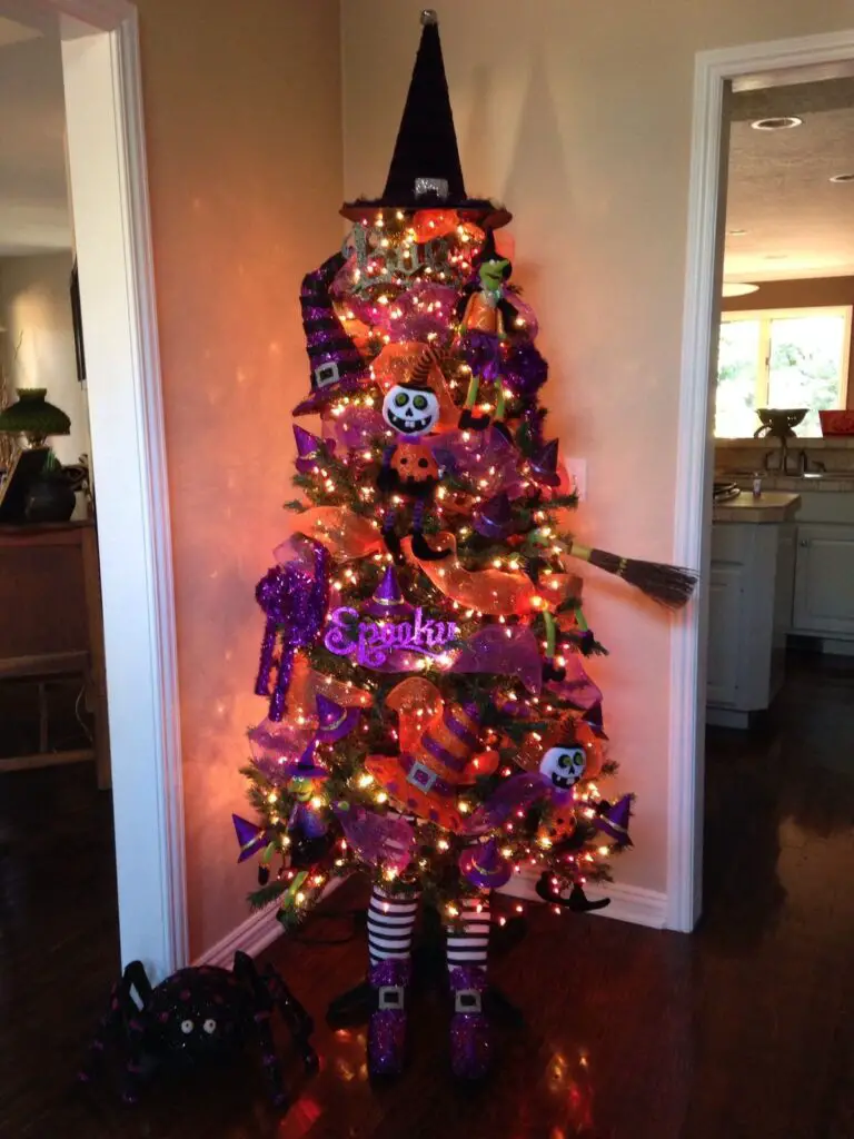 14 Halloween Trees That Will Take Your Love For This Date To Another Level