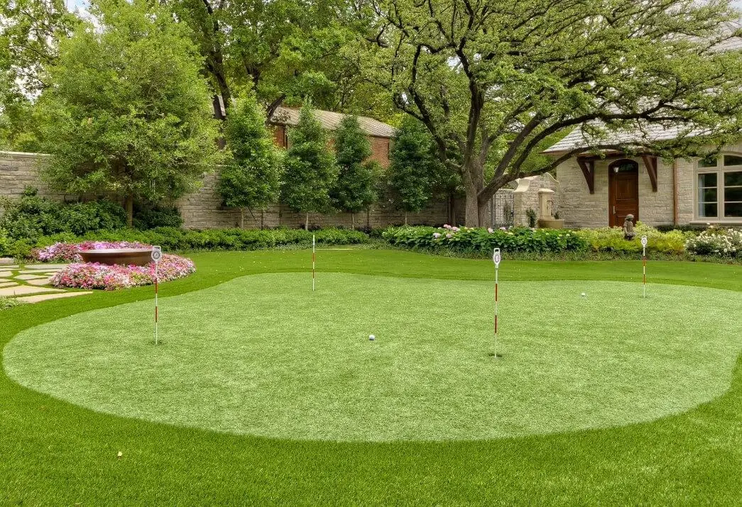 Backyard Putting Green with Water Features