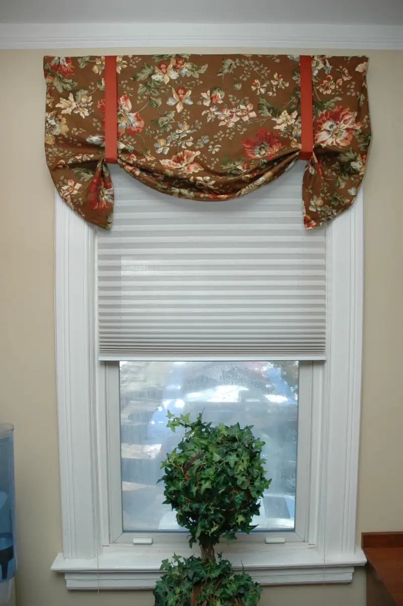 #24. DIY No Sew Elegant Window Valance