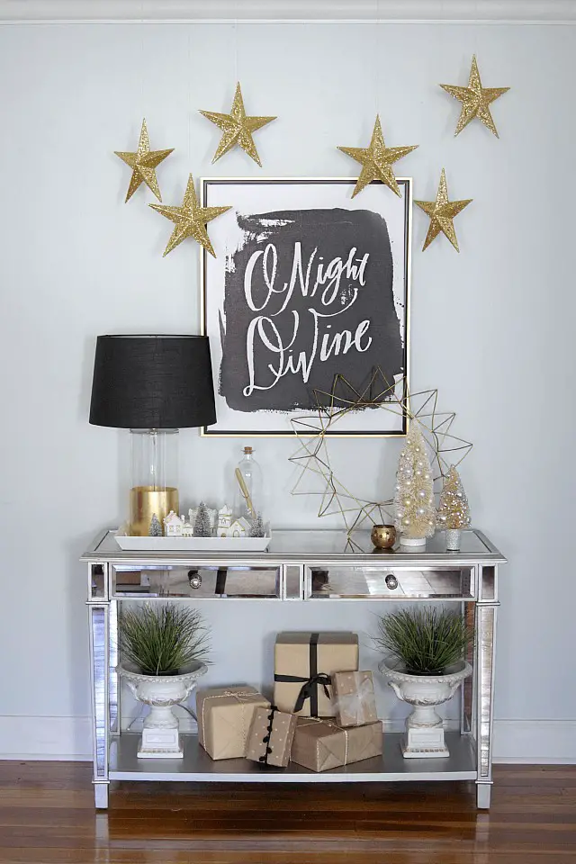 Black & gold Christmas decor