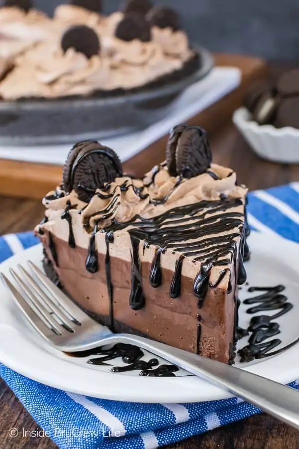 NO BAKE CHOCOLATE CREAM PIE