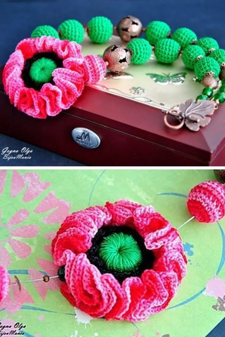 The poppy flower necklace