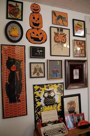 35+ Vintage Halloween Decorations