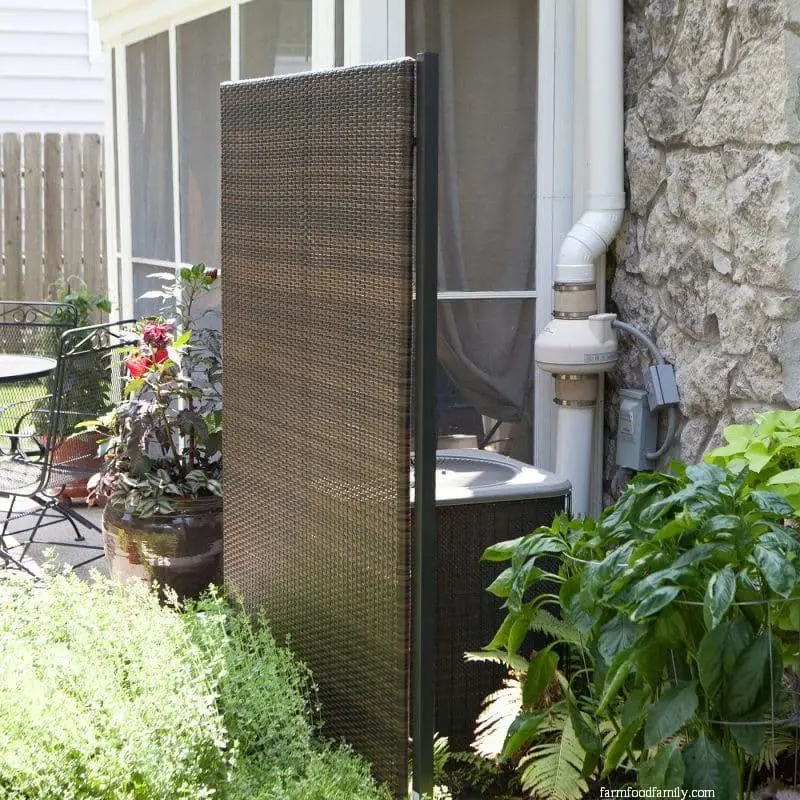 Bi-fold screens