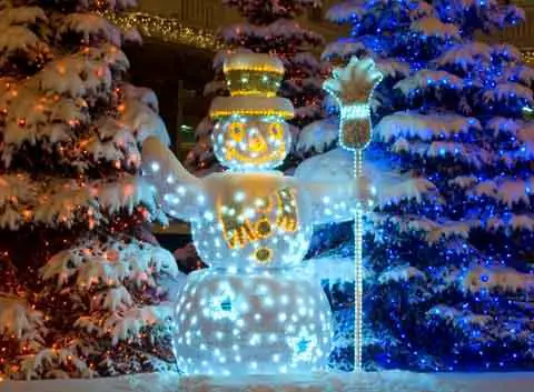 Silver spheres and Snowman as ‘props’ decorated with red ribbon