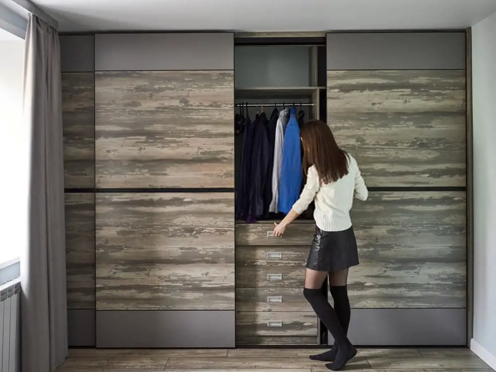 What are the benefits of installing a closet door?