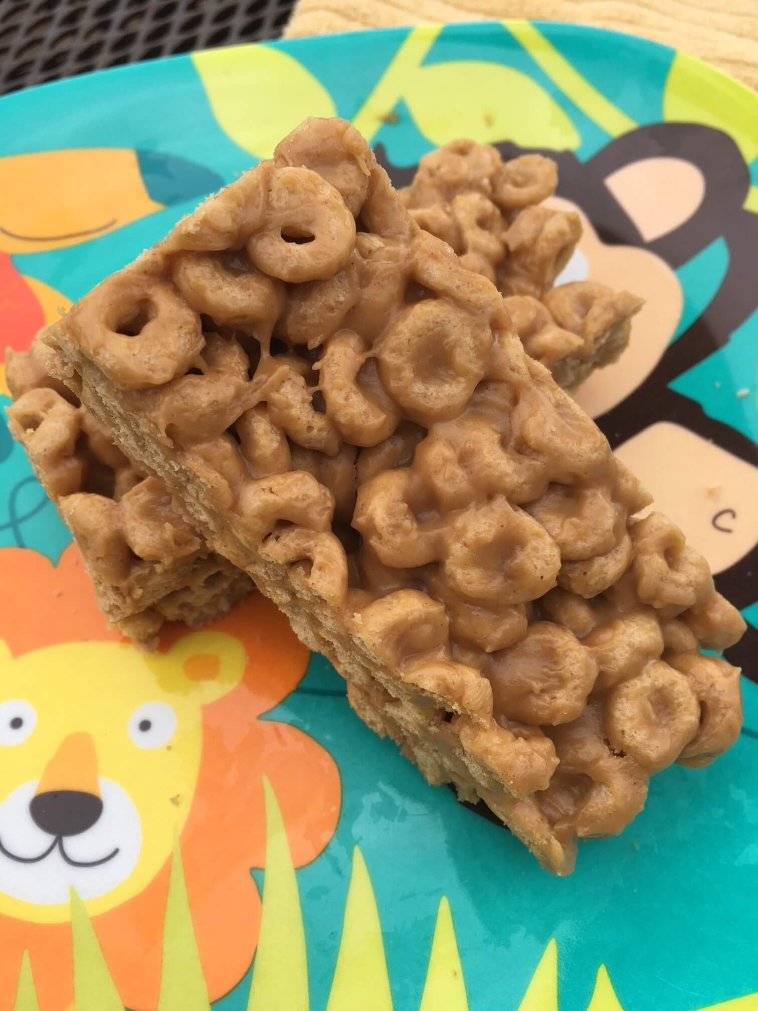 No Bake Vegan Peanut Butter Cheerio Bars