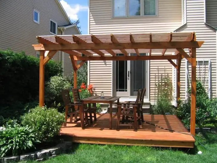 Floating deck with pergola