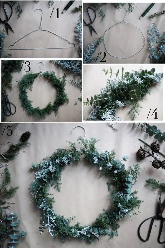 CHRISTMAS WREATH OF WIRE HANGER