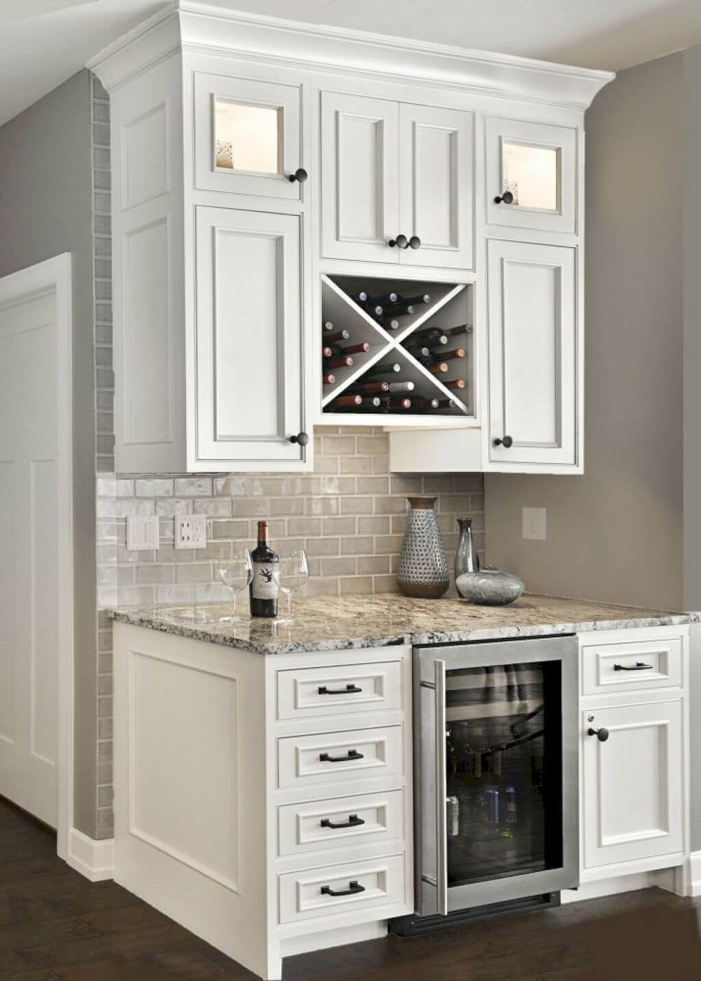 24-25. White Kitchen Cabinet Design