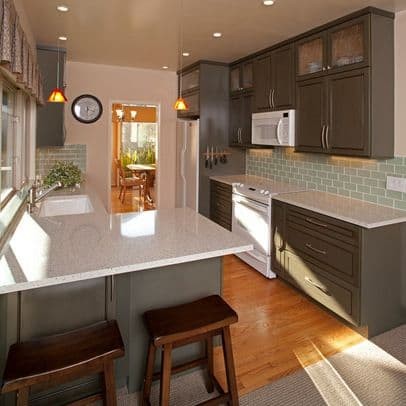 10×10 kitchen layout with peninsula