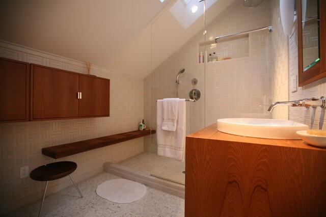 The brown oak attic bathroom