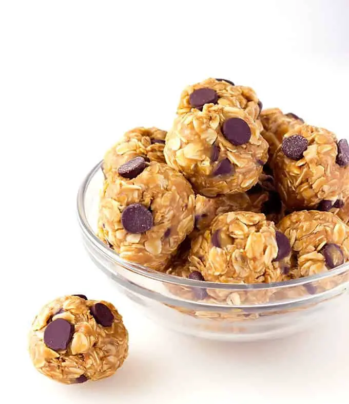 No-Bake 4-Ingredient Peanut Butter Energy Bites