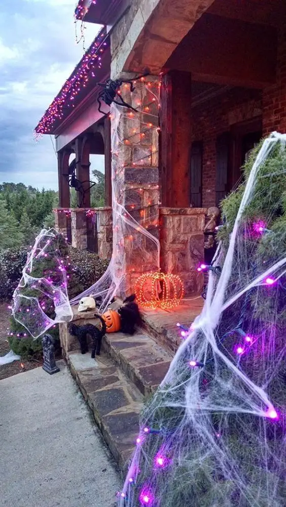 22-25. More outdoor lighting ideas for this Halloween