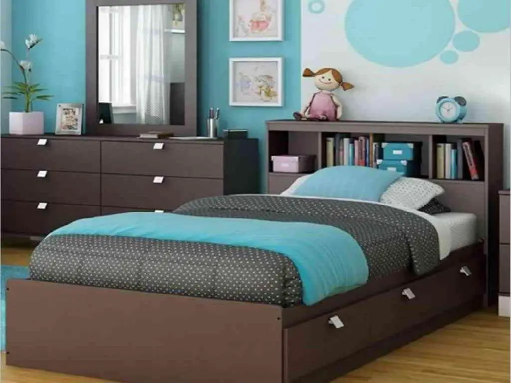 Teal and Brown bedroom