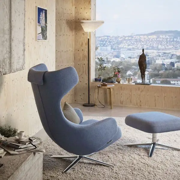 Grand Repos lounge chair.