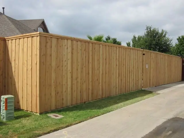 Vertical Pallet Fence