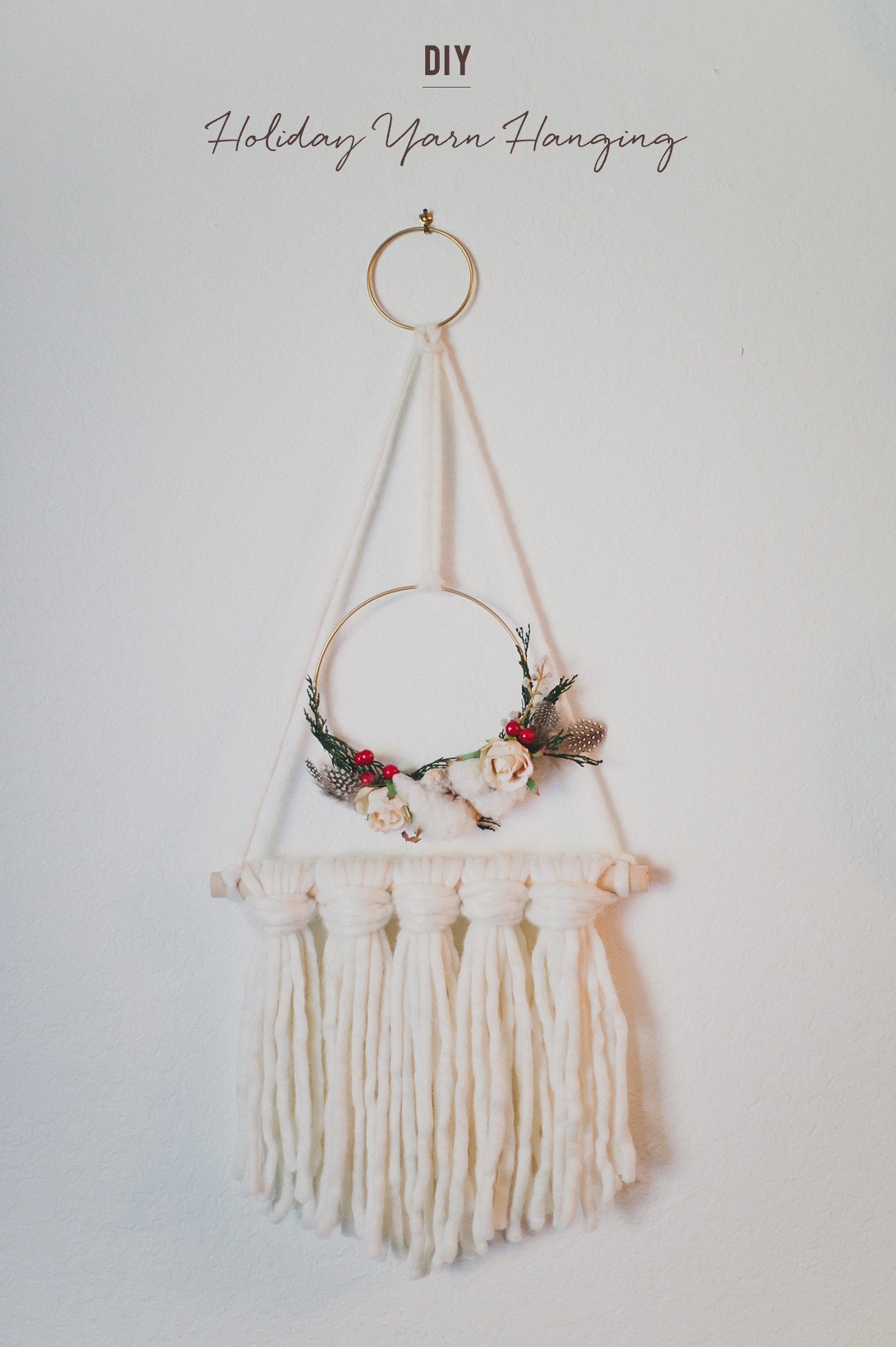 #16. DIY Holiday Yarn Hanging