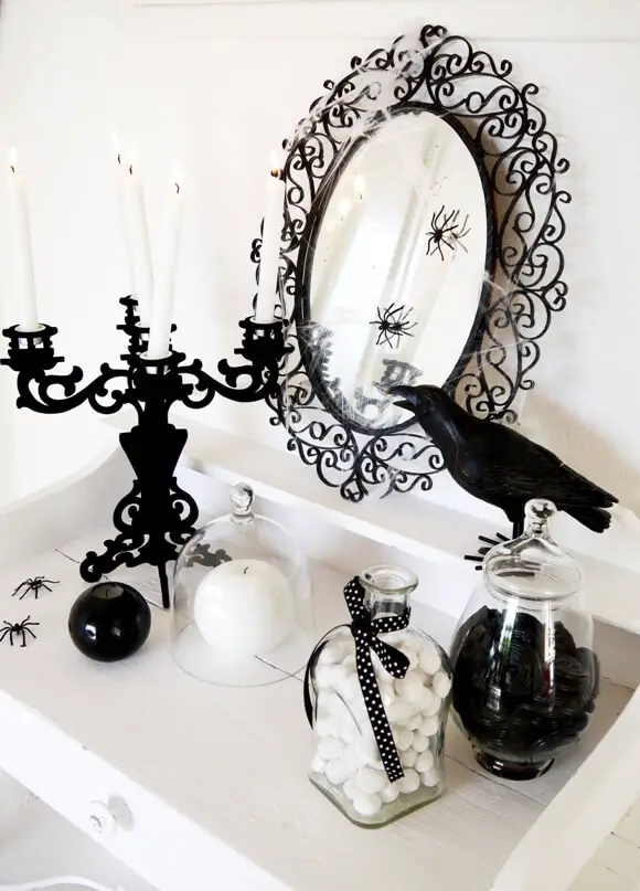 Black and White Halloween Decorating Ideas by Bird’s Party