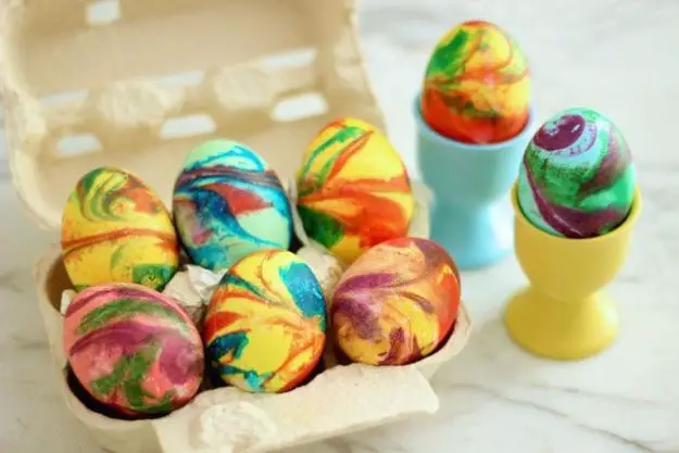 DIY Swirled Easter Eggs