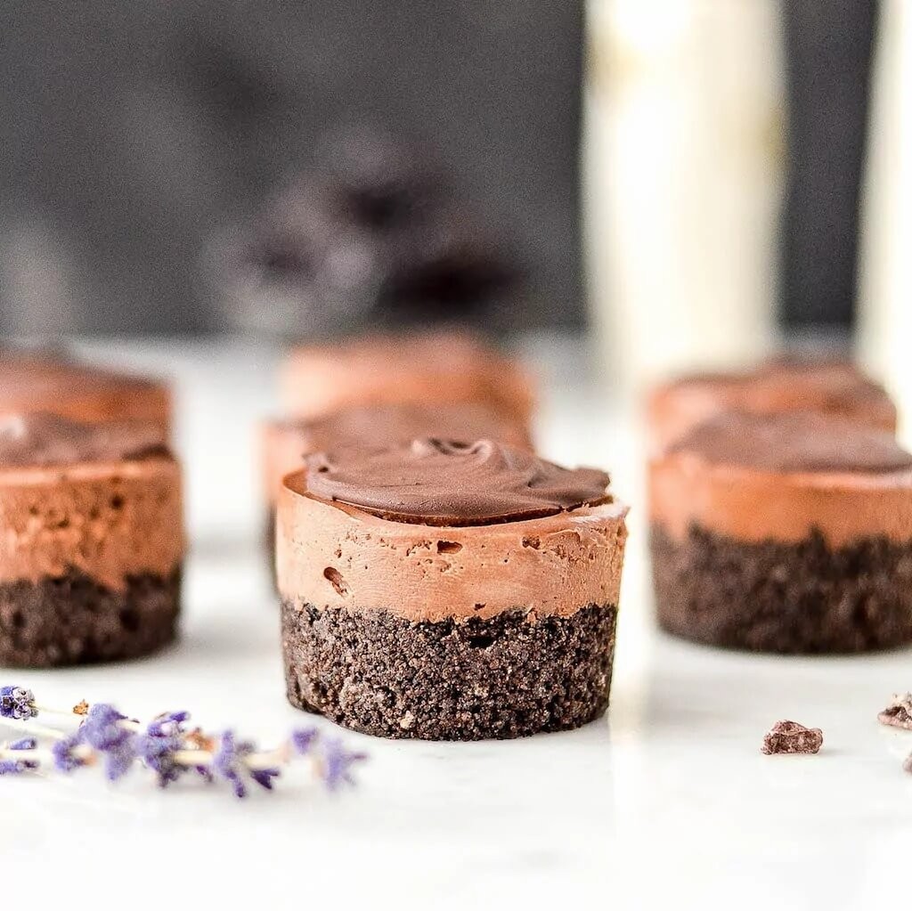 Mini No-Bake Vegan Chocolate Cheesecake