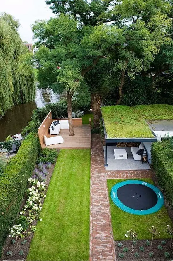 Floating deck around a tree