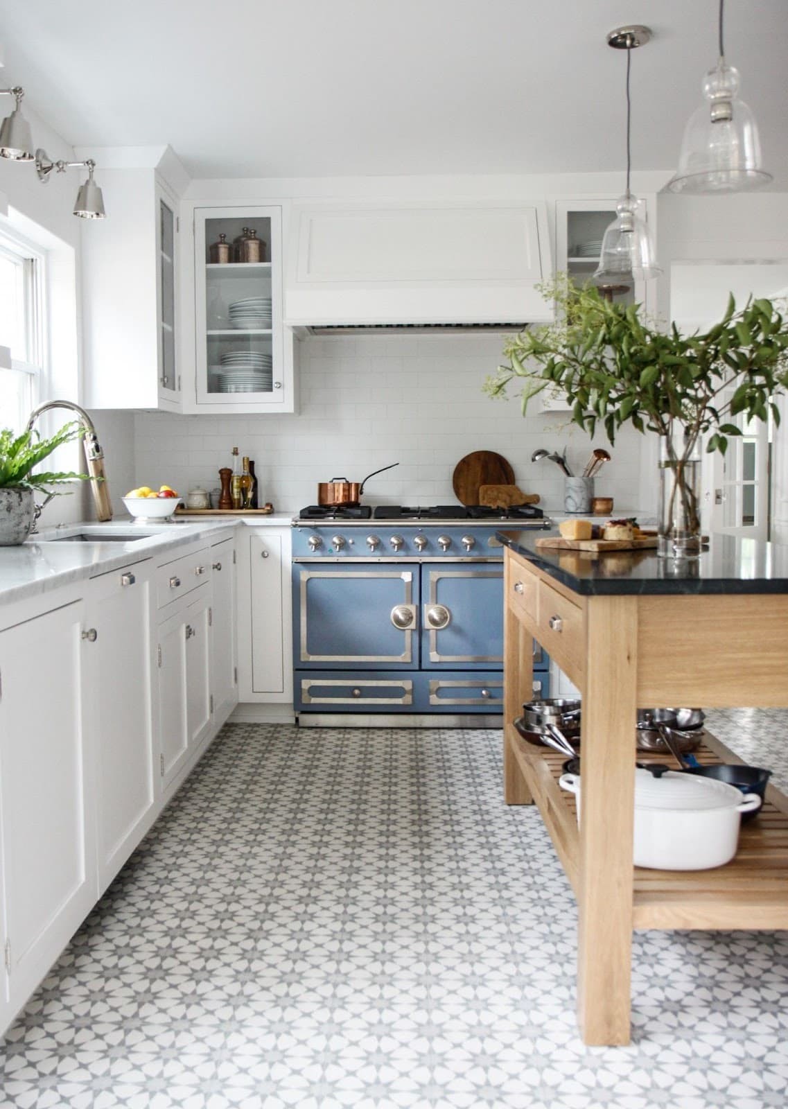 Farmhouse kitchen floor tiles