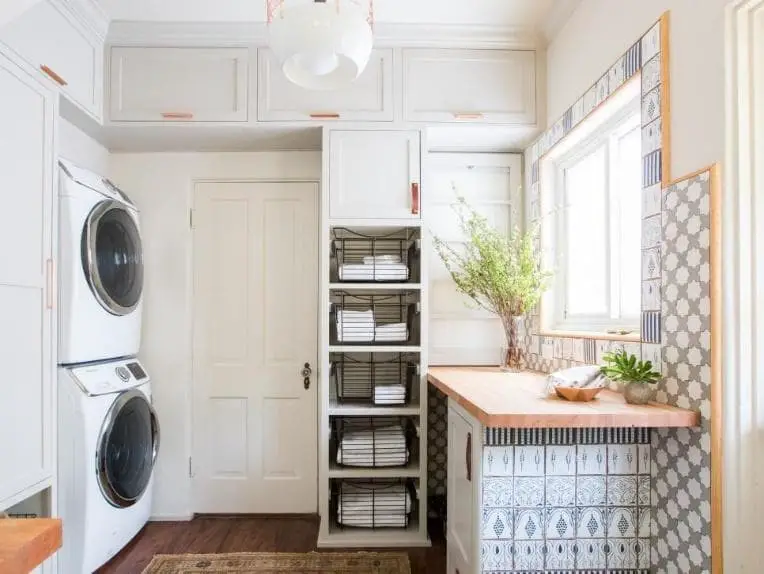 Floor to ceiling storage