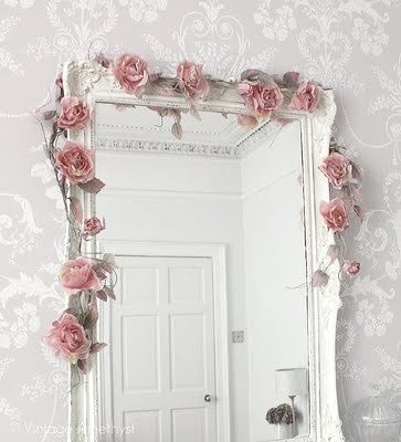 #8. Decorating mirror with flowers