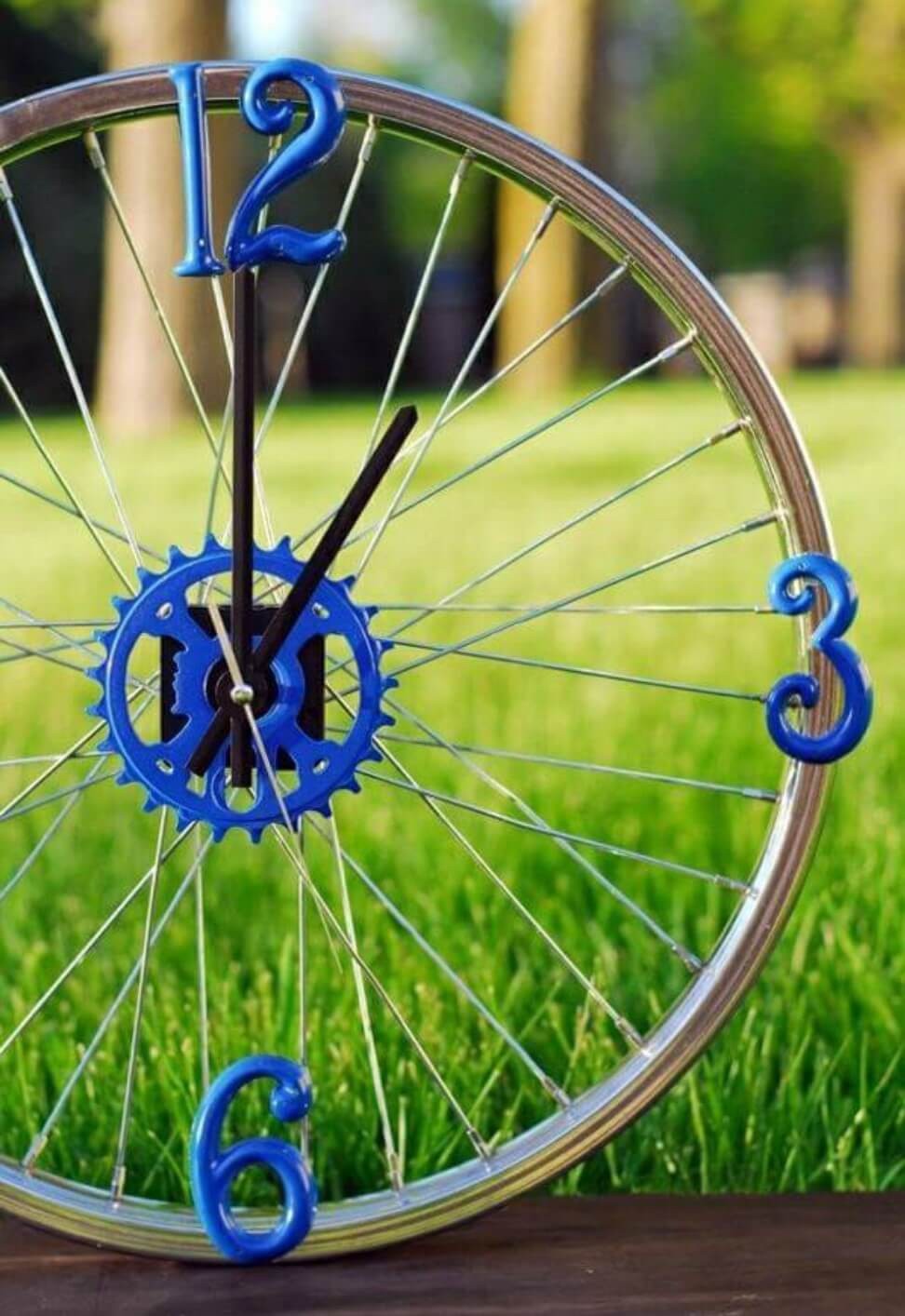 Bicycle rim clock