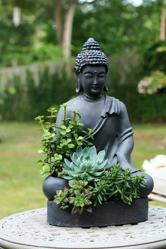 Decorate the House with Buddhist Statuary