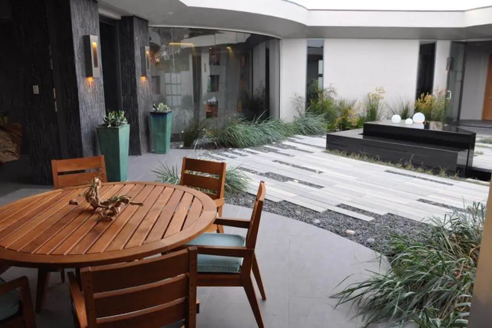 Contemporary Courtyard