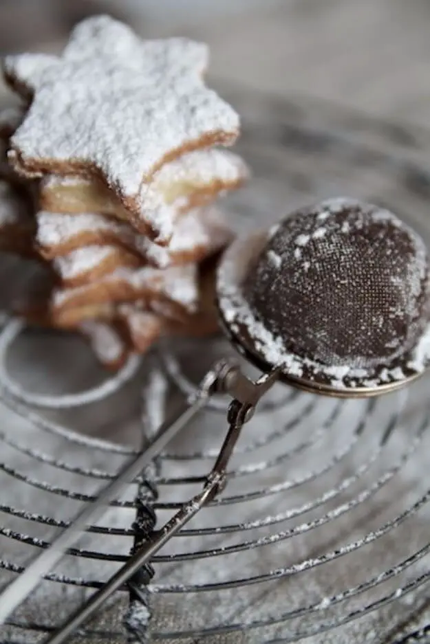 Use A Tea Strainer As Powdered Sugar Duster