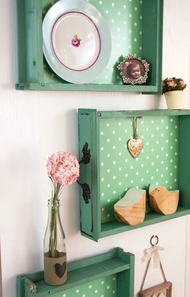 Shabby chic shelves