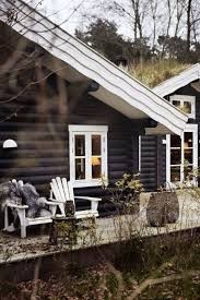 Log cabin exterior window trim