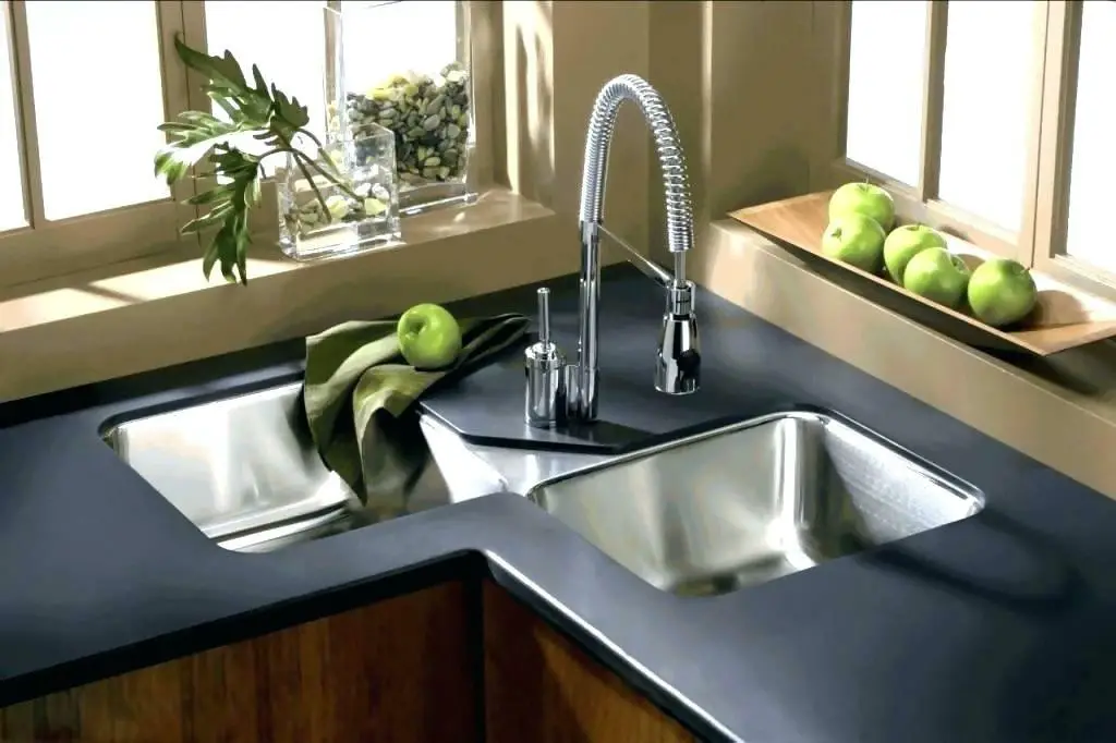 #14. Modern take on Farmhouse kitchen sink