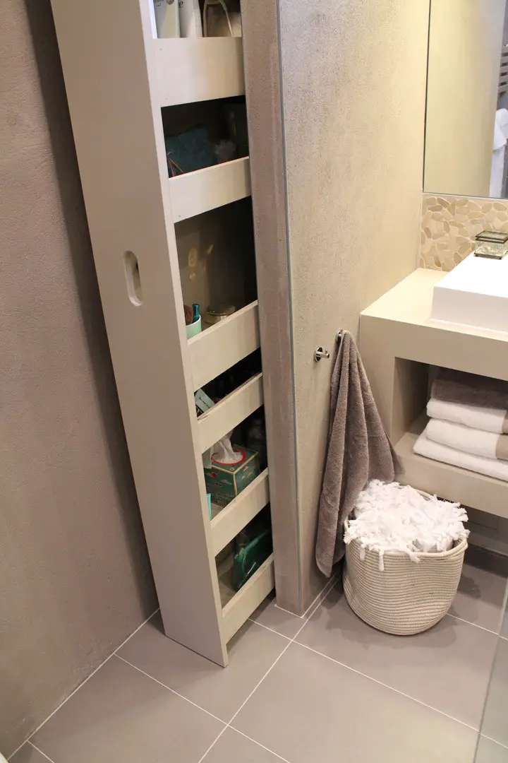 Large pull-out storage