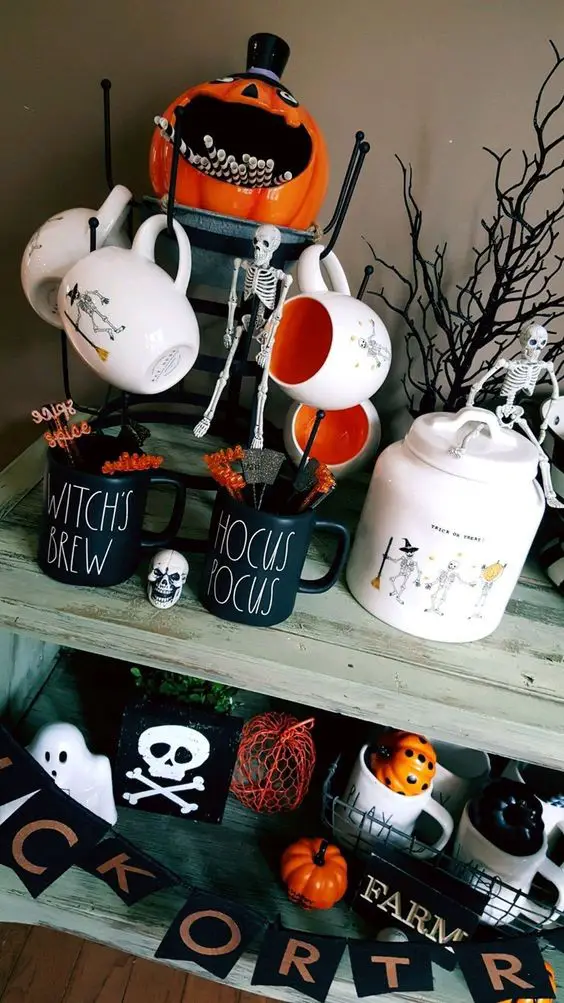 35+ Vintage Halloween Decorations