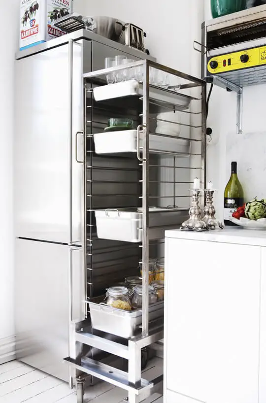 Tier pull out storage