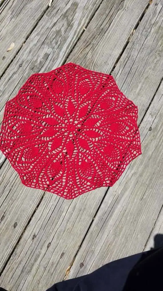 Christmas Amaryllis Doily